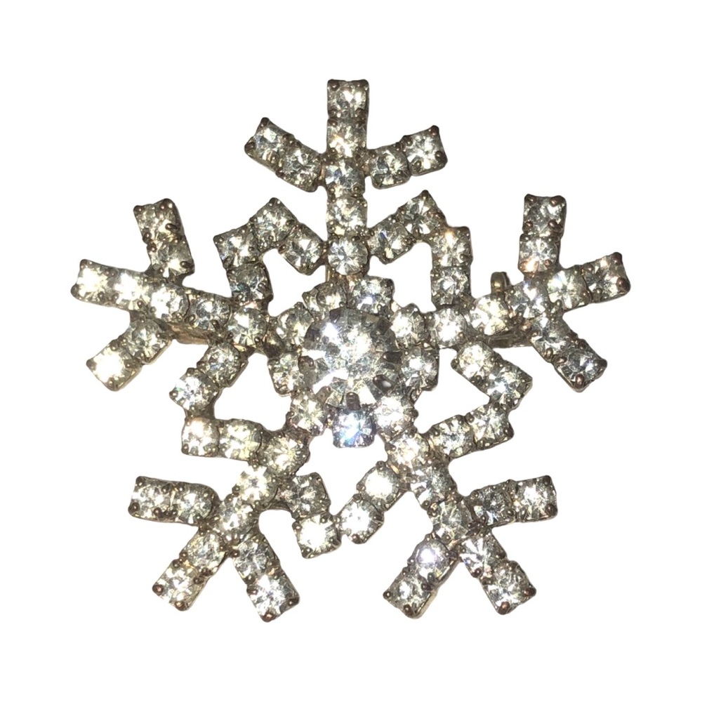 Elegant Silver Snowflake Brooch - Picture 2 of 4